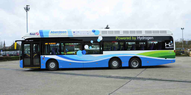 VAN HOOL AUTOBUSI NA VODONIK STIŽU U ŠKOTSKU