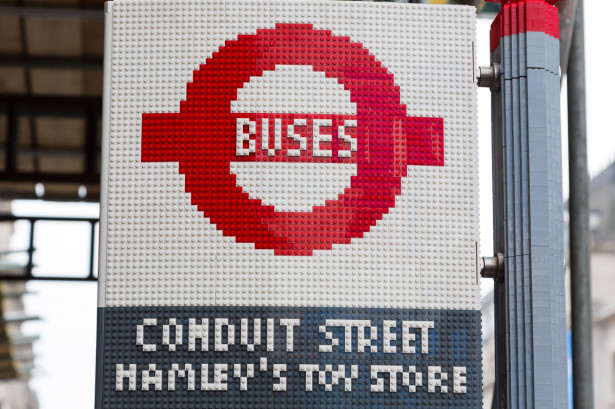 lego_bus_stop_london01