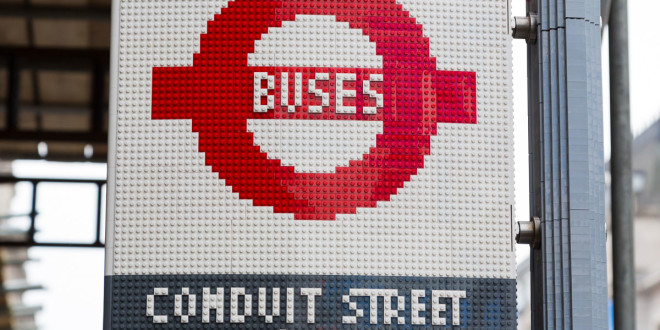FOTO: Autobusko stajalište od LEGO kockica