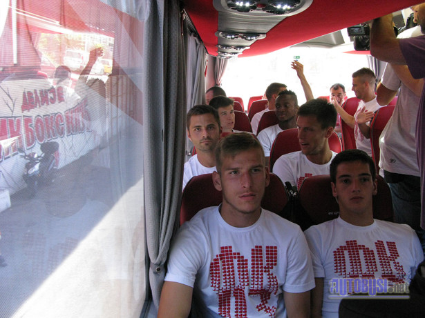 man_lions_coach_crvena_zvezda11