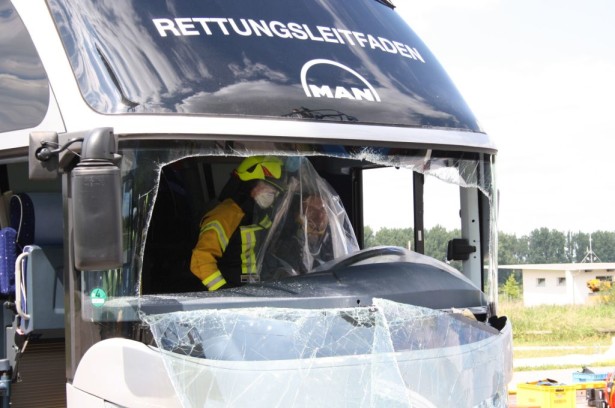 man_rescue_guide_bus1