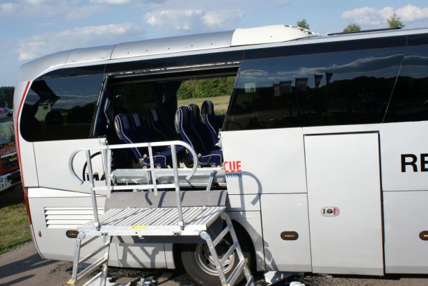 man_rescue_guide_bus2