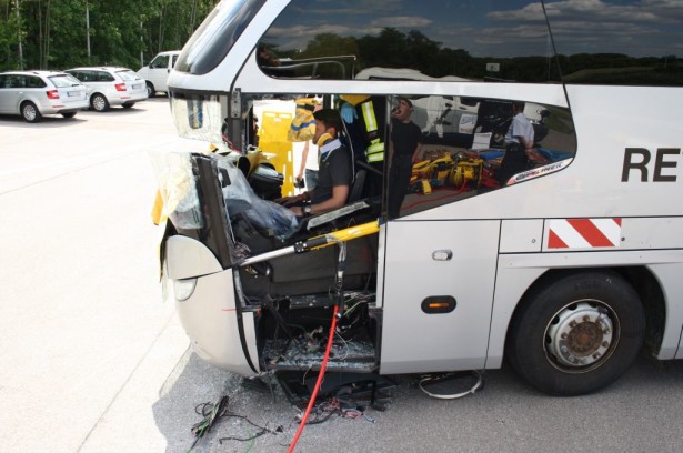 man_rescue_guide_bus3