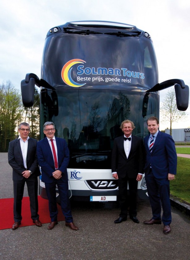 15-04-2016 ENTERTAINMENT; RC TRAVEL 15 JARIG BESTAAN; RESTAURANT RODEO; NEERPELT; BELGIE Royal Coach Travel is een modern en onafhankelijk touringcarbedrijf wat is opgericht in 2001. In de zomer maanden rijden ze vooral voor hoofdopdrachtgever Solmar Tours voornamelijk op de Spaanse Costa’s, maar ze voeren voor hen ook meerdaagse rondreizen uit door heel Europa, Vandaag bestaat RC travel 15 jaar en dit werd gevierd met een primeur. VDL leverde vandaag de eerste bus uit de serie Futara, de FDD2 bus aan RC Travel. Rc travel is hiermee de eerste klant die met de nieuwe bus gaat rijden. Een innovatieve nieuwe bus. vlnr Directeur Solmar Paul Cremers, Managing Director  van VDL Bus modules Frank van Geel, Directeur RC Travel Ad Bruintjes, Directeur VDL Willem van der Leegte.   FOTO ANDY SMULDERS / PERSFOTO.COM