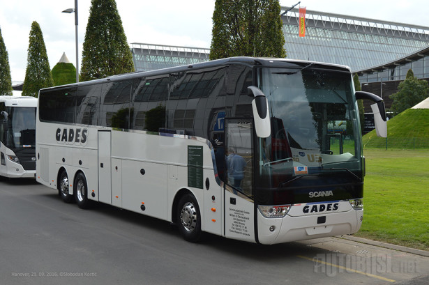 Scania ga predstavlja na sajmu - VanHool ga proizvodi.