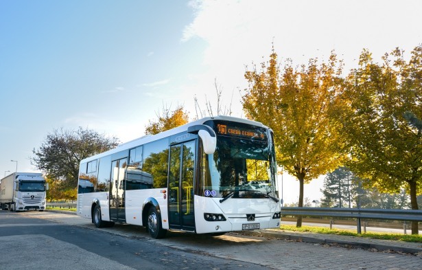 Oko 80% robe je domaće proizvodnje, a autobusi se proizvode u dve fabrike u Mađarskoj.