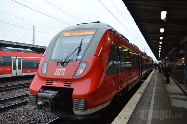 Lokalna železnička stanica u Berlinu, tik uz aerodrom Šenefeld. ©Slobodan Kostić