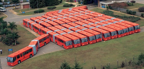Dvozglobni Volvo autobusi sa Marcopolo Torino karoserijiom za BRT sistem u Kuritibi, Brazil.