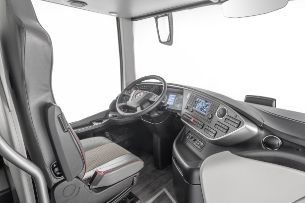 Pregledno i sigurno vozačko mesto. © Daimler Media