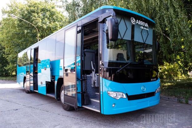 Autobus privlači pažnju svojim nenametljivim i svedenim dizajnom. © Slobodan Kostić