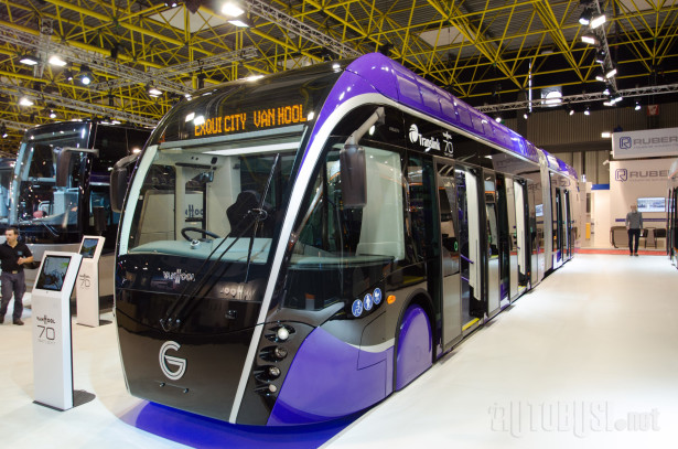 Beli veo skinut sa prvog od trideset autobusa za budući BRT u Belfastu.