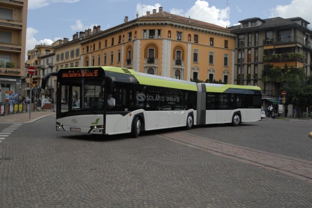 New_Solaris_Urbino_18