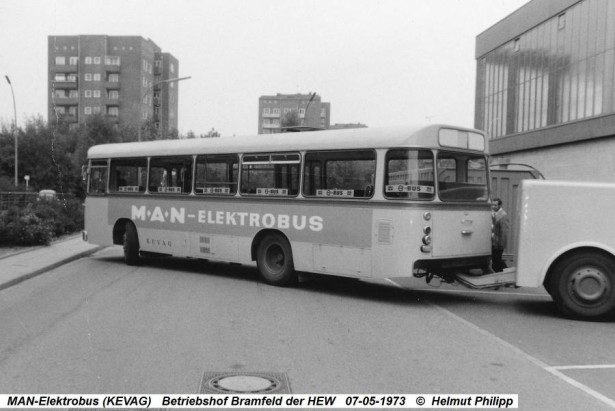 Električni MAN 750 izlazi iz hamburške elektrane 1973. godine. © Helmut Philipp