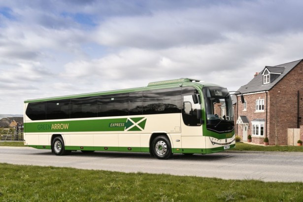 Plaxton_Panther_Lothian_VolvoB8R_2