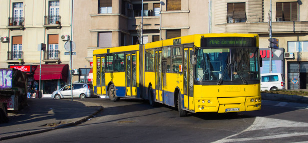 Poslednja serija IK-201 sa vertikalnim hladnjakom i lepljenim staklima. © Miloš Smiljkić