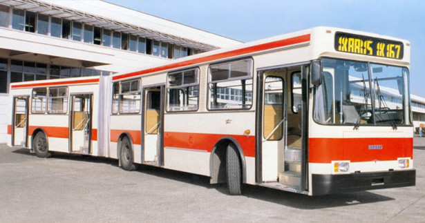 IK-167 iz 1992. godine prvi pokušaj modernizacije autobusa IK-161. © Ikarbus