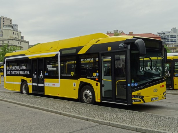 Urbino 12 electric za Berlin ima dvoja vrata © Mirkone, commons.wikimedia.org