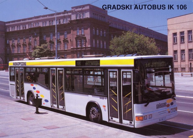 Sa prelomljenim bočnim staklima, IK-106 je izgledao kao pravi niskopodni autobus. © Ikarbus