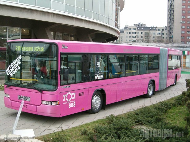 Sedmolitarski motor ipak preslab za Ikarbus IK-218.3. © Saša Conić