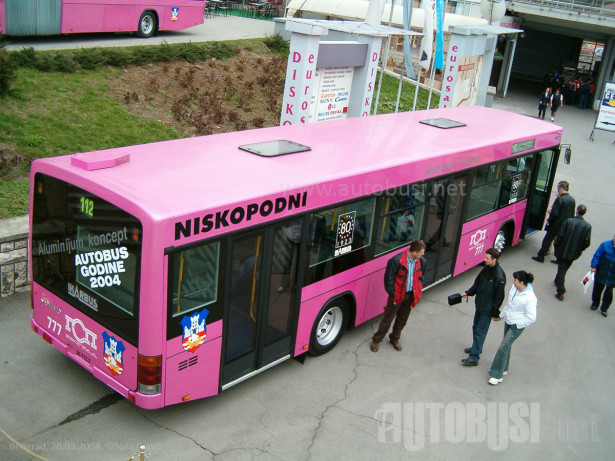 Dva Hess CO_BOLT autobusa poslata za Zemun u delovima. © Saša Conić