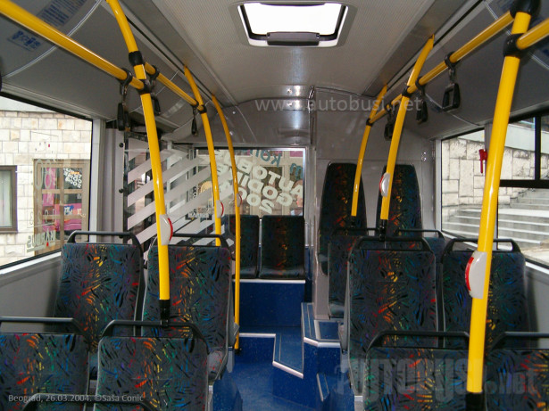Sedmolitarski Volvo motor smešten u zadnjem levom delu autobusa. © Saša Conić