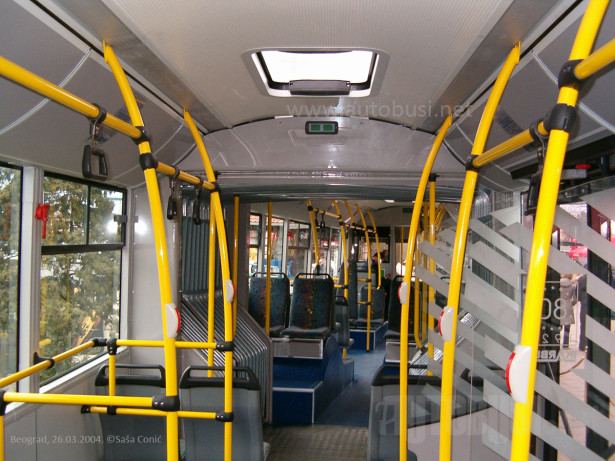Autobusi predstavljeni na Sajmu automobila 2004. godine u Beogradu. © Saša Conić