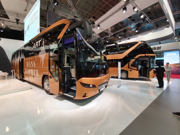 Neoplan Tourliner i Skyliner Foto: Saša Conić